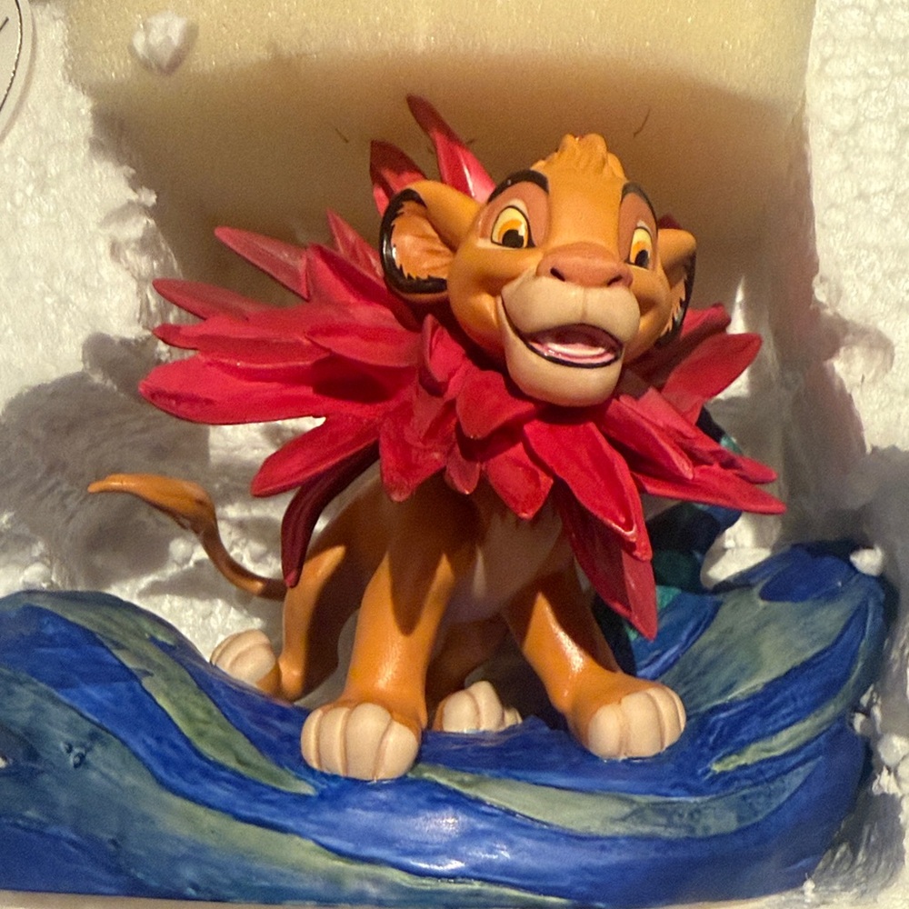 WDCC The Lion King, Simba “Little King, Big Roar. Rare to find.